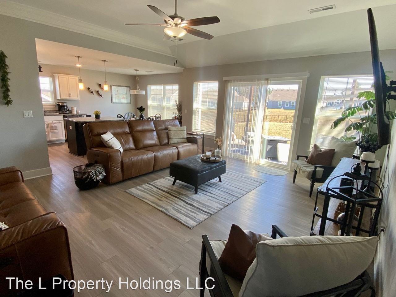 6010 Crestview Ln - Photo 3 of 13