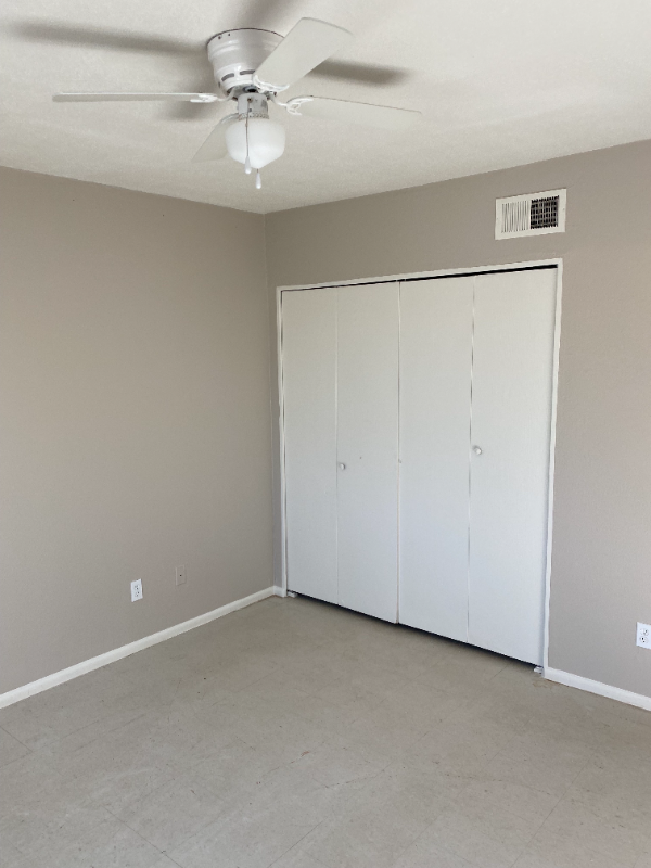 403 E Quail Ave - Photo 6 of 11