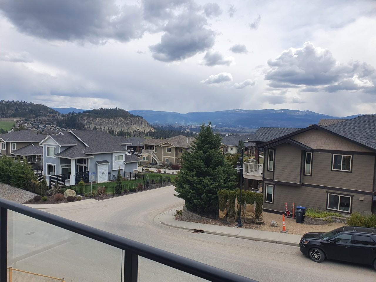 685 Boynton Place, Kelowna, BC V1Y 4C5 2 Bedroom Apartment for 2,100