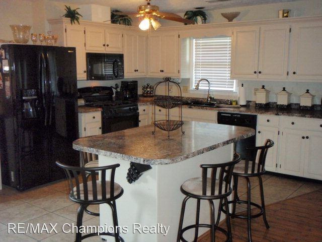 946 Elysium Dr - Photo 2 of 13
