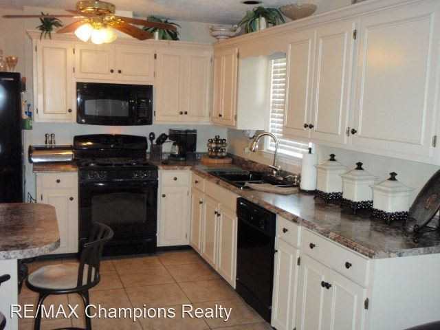 946 Elysium Dr - Photo 3 of 13