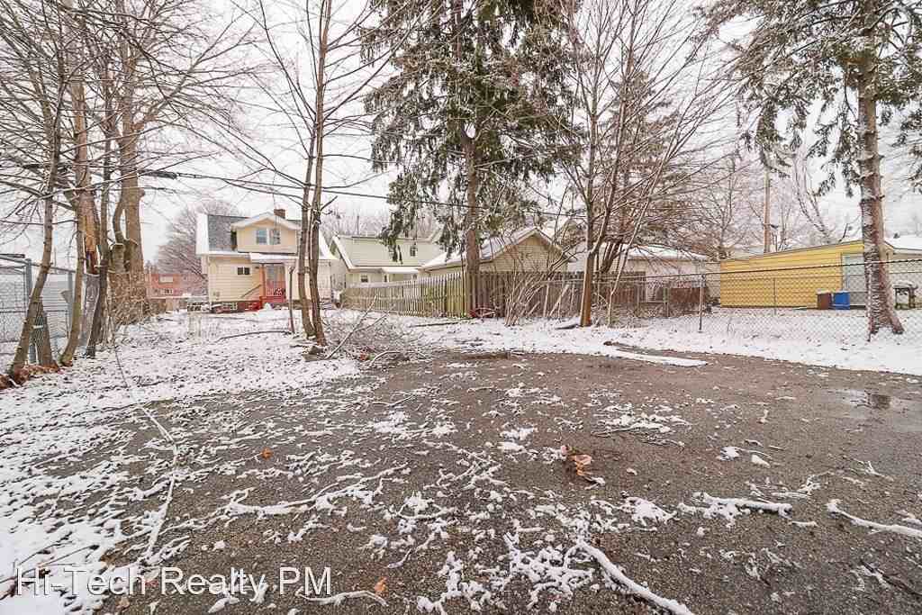10420 Dale Ave - Photo 3 of 25