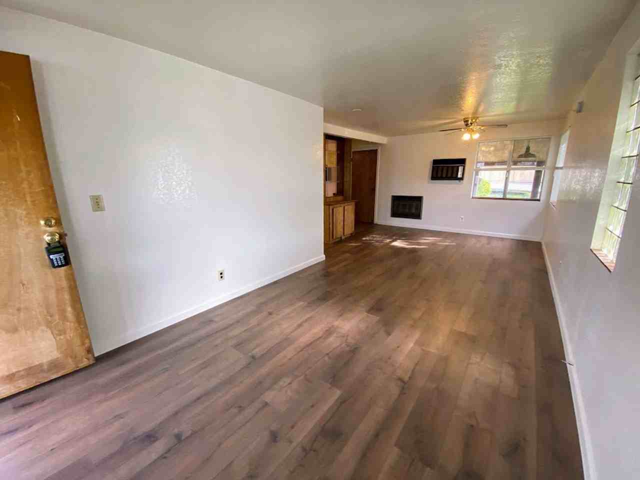 69 Nw Rose St - Photo 2 of 10