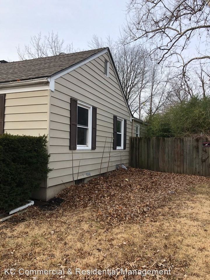 7610 E 49th St - Photo 3 of 6