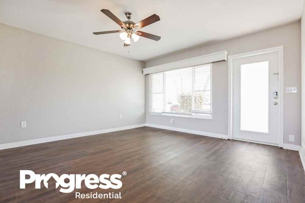 431 Hickory Rd - Photo 3 of 16