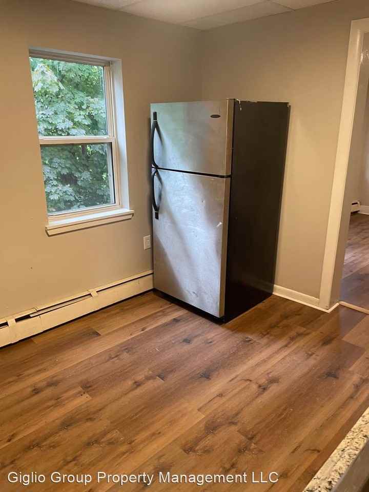 913 915 Ash - Photo 3 of 11