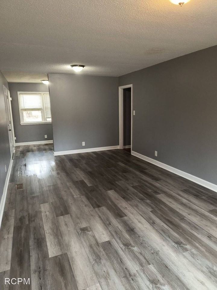 3210 Tucker Dr Nw - Photo 2 of 13