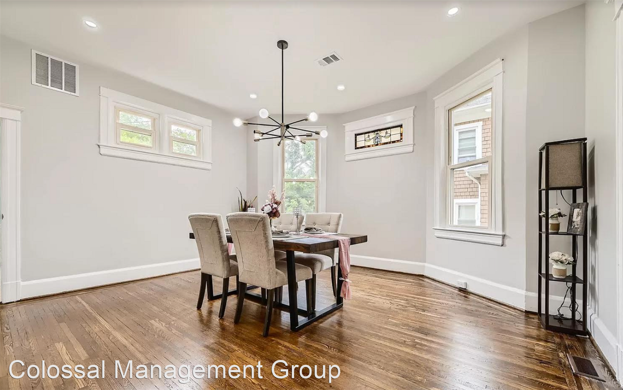 2707 Roslyn Ave - Photo 3 of 15
