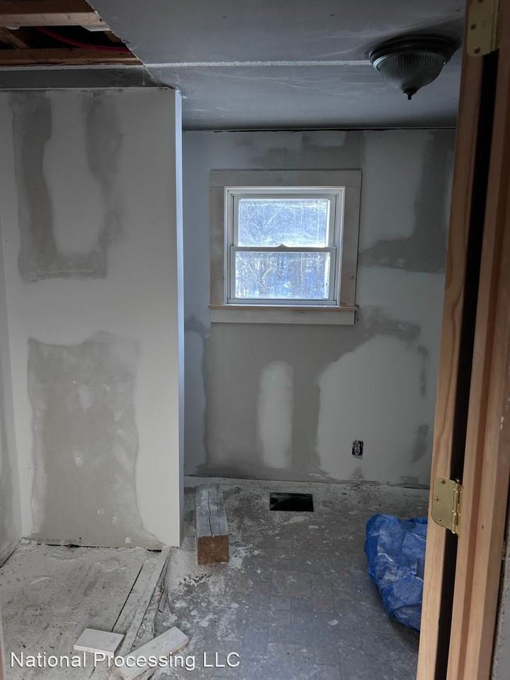 33 Hall Hill Rd - Photo 3 of 9