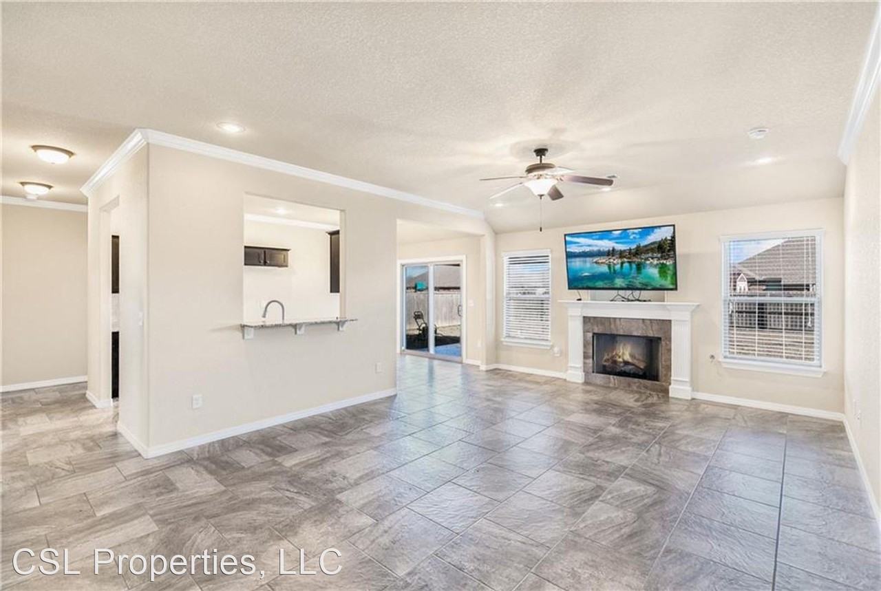4602 W Croft Dr - Photo 2 of 15
