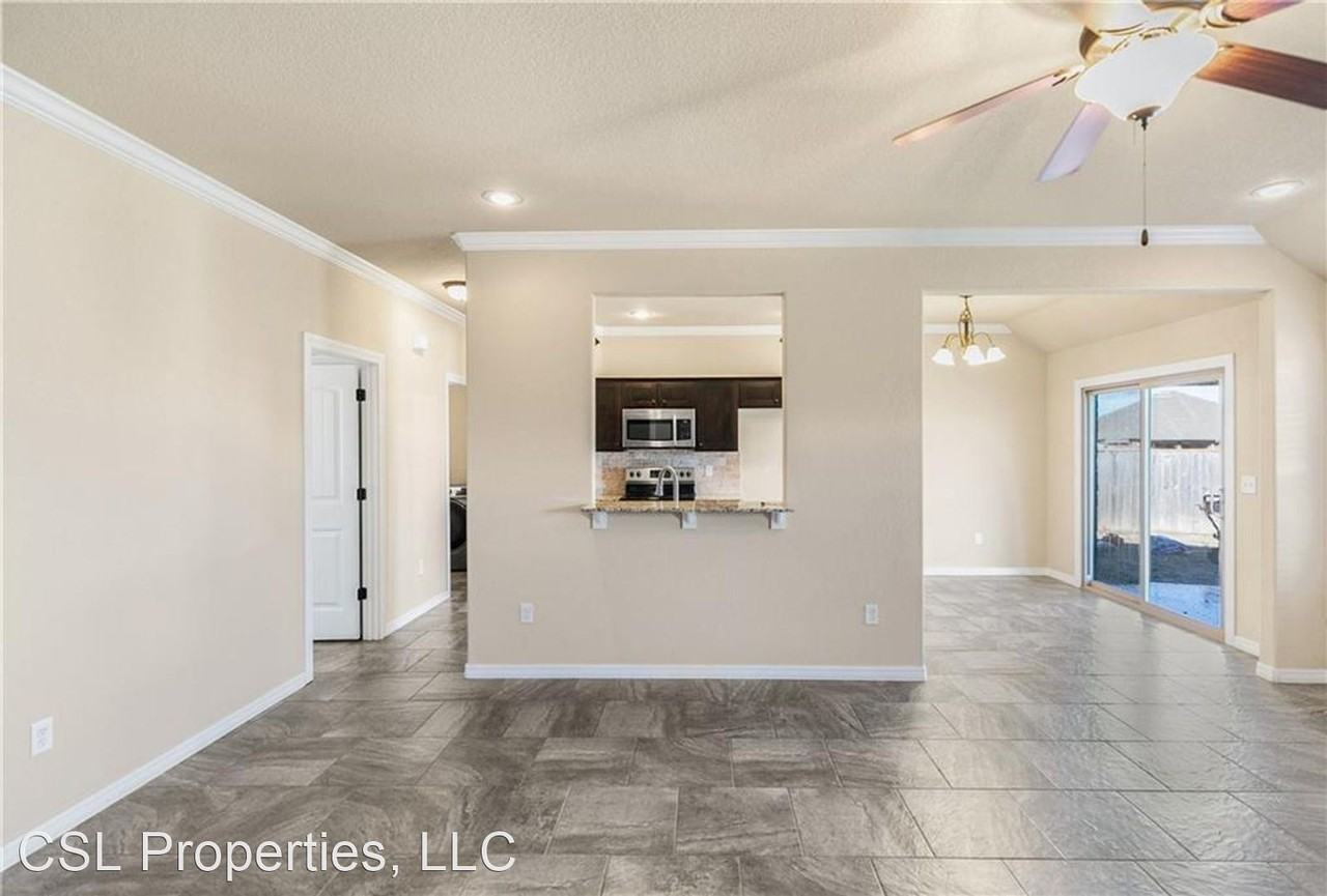 4602 W Croft Dr - Photo 3 of 15