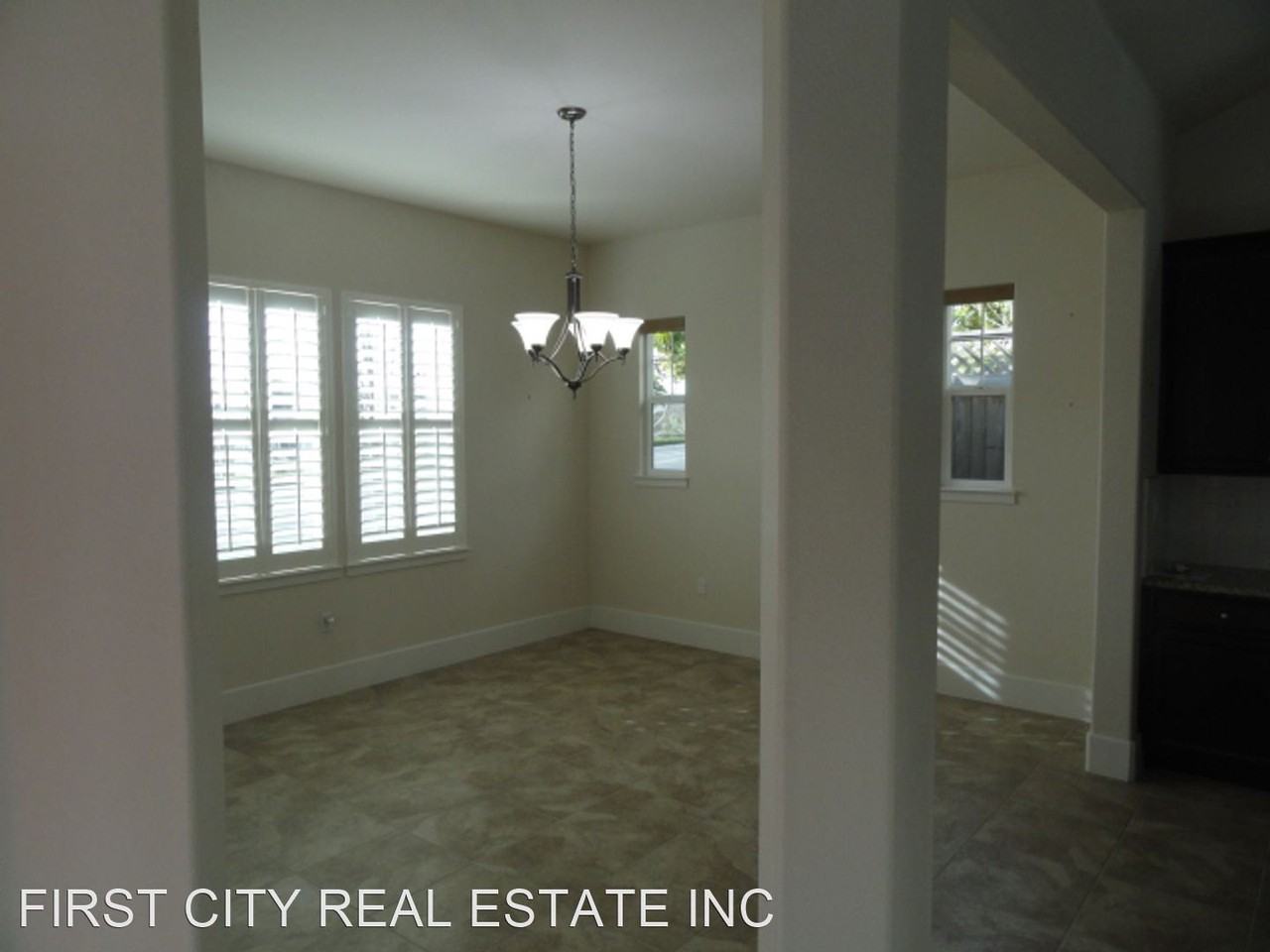 13833 Sherman Blvd - Photo 3 of 31