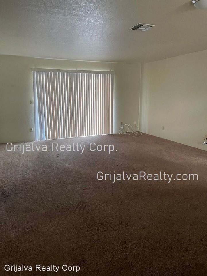 1979 N Belvedere Ave - Photo 2 of 17