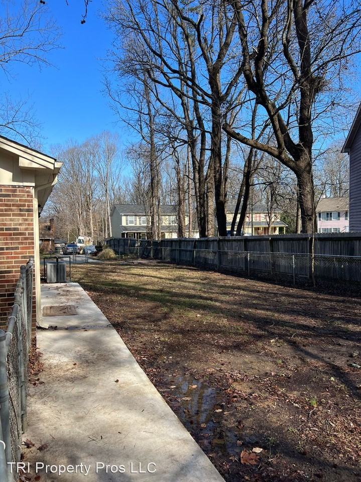 3301 Bristle Cone Rd - Photo 3 of 23