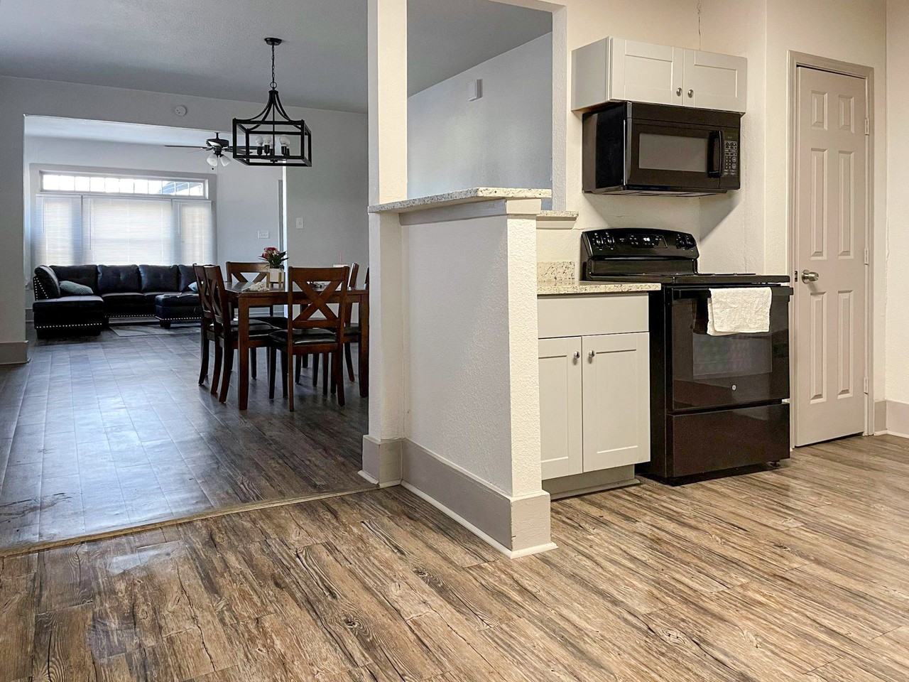 Travis Ave - Photo 3 of 14