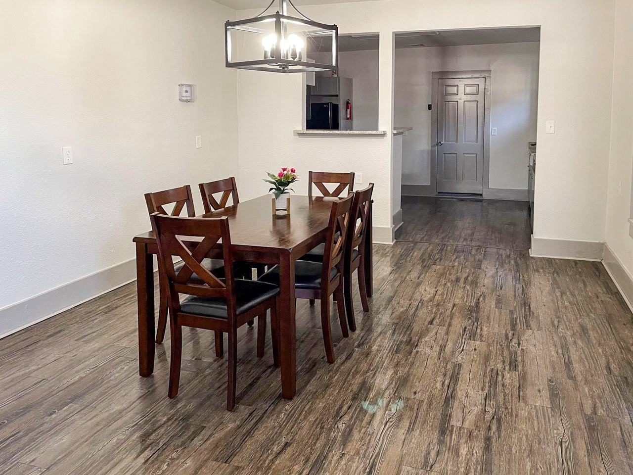 Travis Ave - Photo 5 of 14