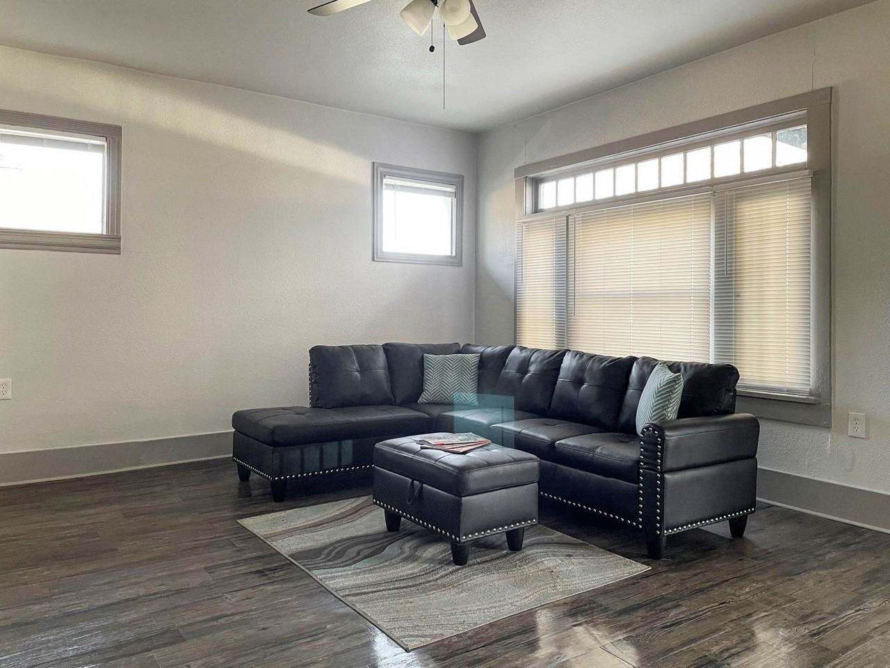 Travis Ave - Photo 7 of 14