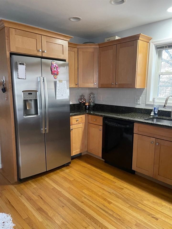 10 Elm St - Photo 2 of 7