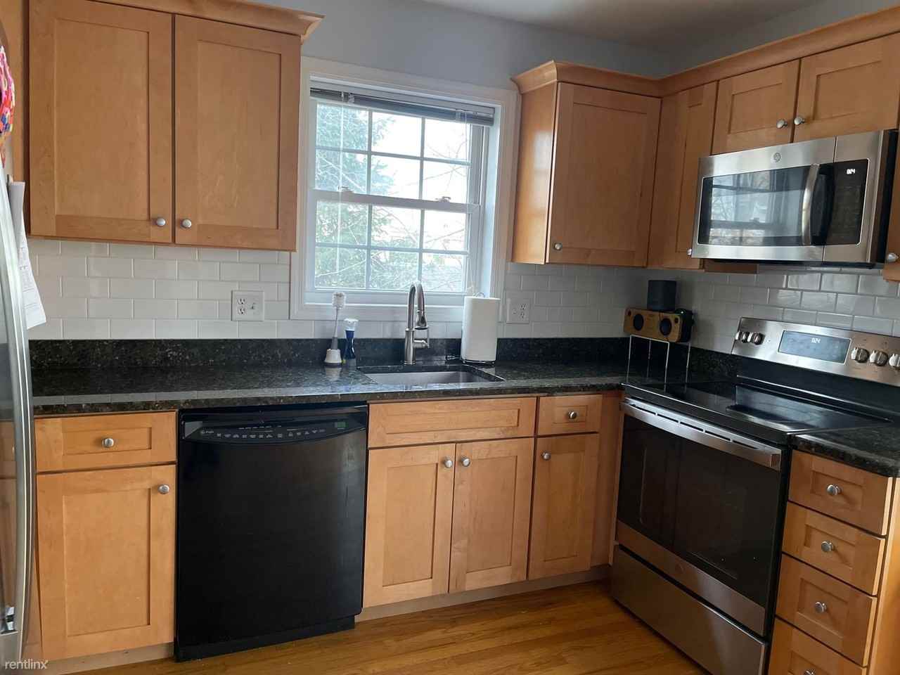 10 Elm St - Photo 3 of 7