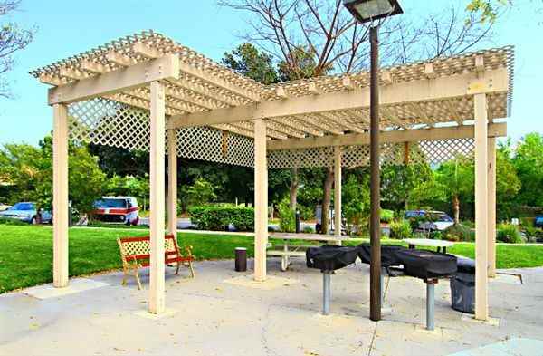 Santa Paulan 55+ Apartments - Photo 2 of 13