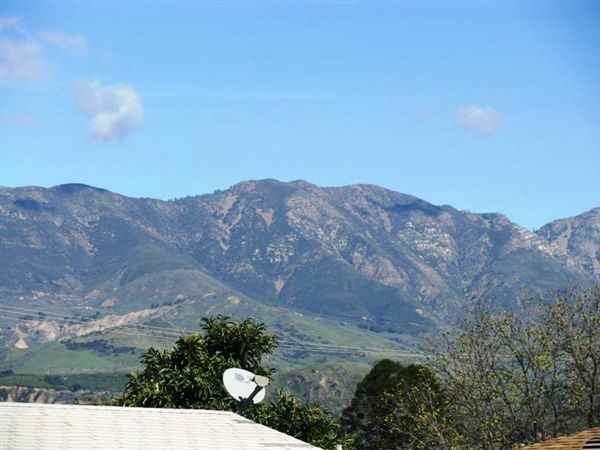 Santa Paulan 55+ Apartments - Photo 3 of 13