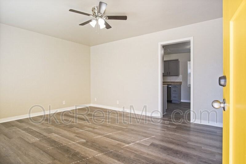 6703 Nw 25th St - Photo 5 of 24