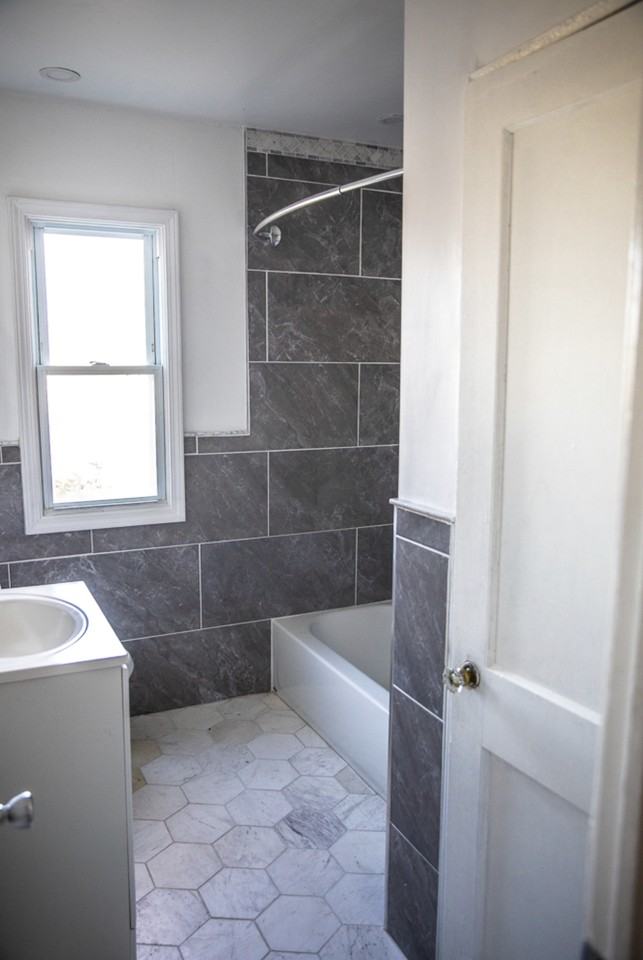 331 N 36th St #3BDRM - Photo 3 of 11