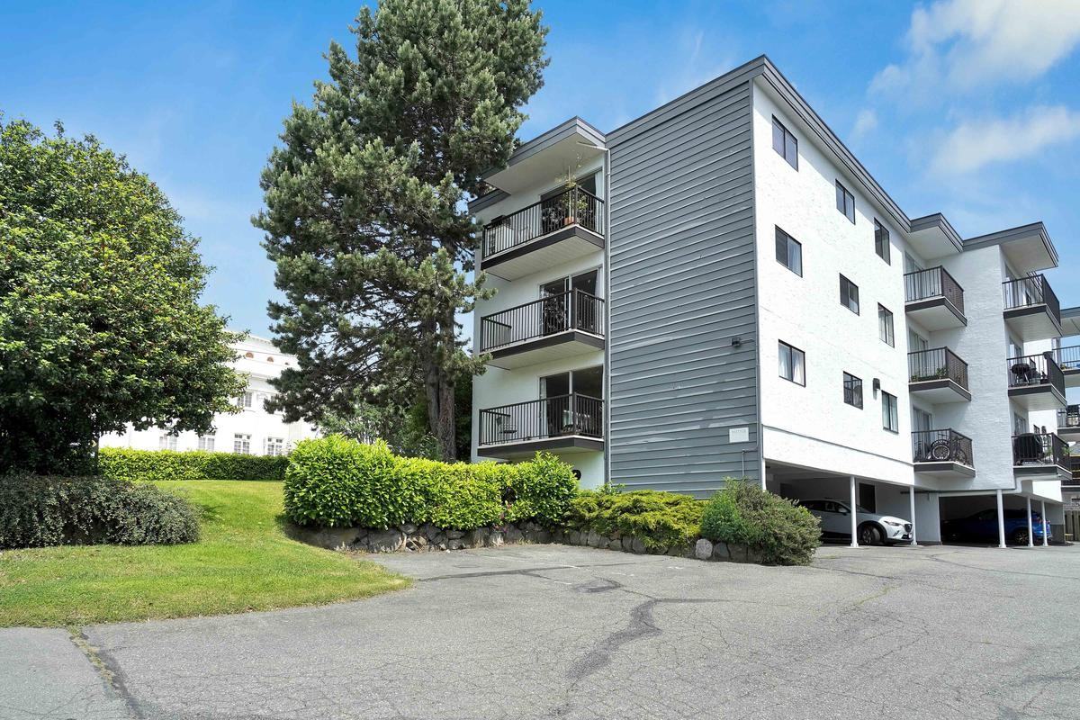 1205 RUDLIN STREET - Photo 2 of 17