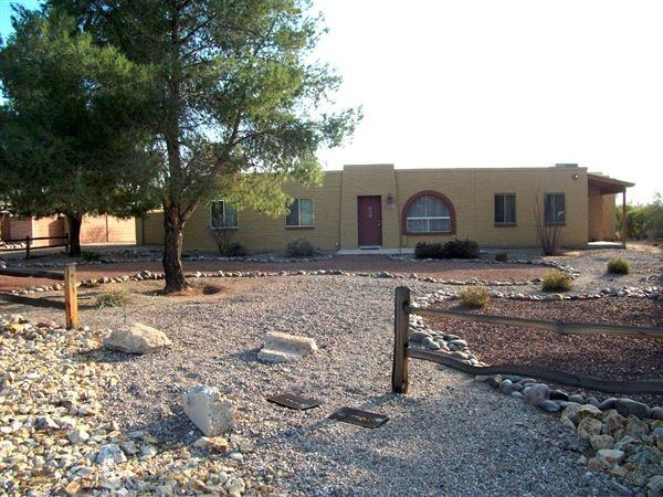 663 W Placita De La Poza - Photo 2 of 47