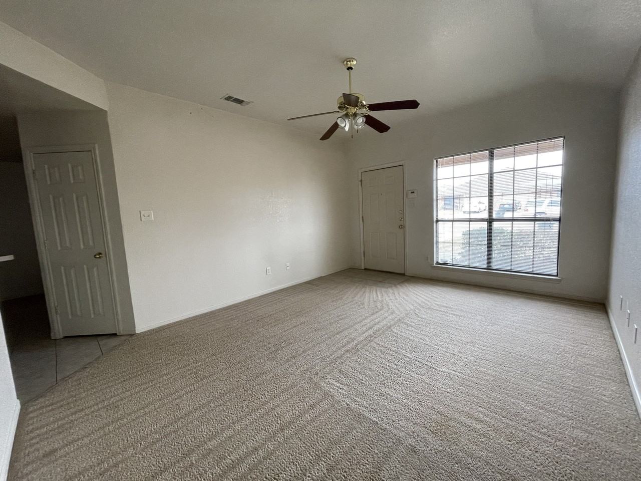 1508 Nicholas Cir - Photo 2 of 14