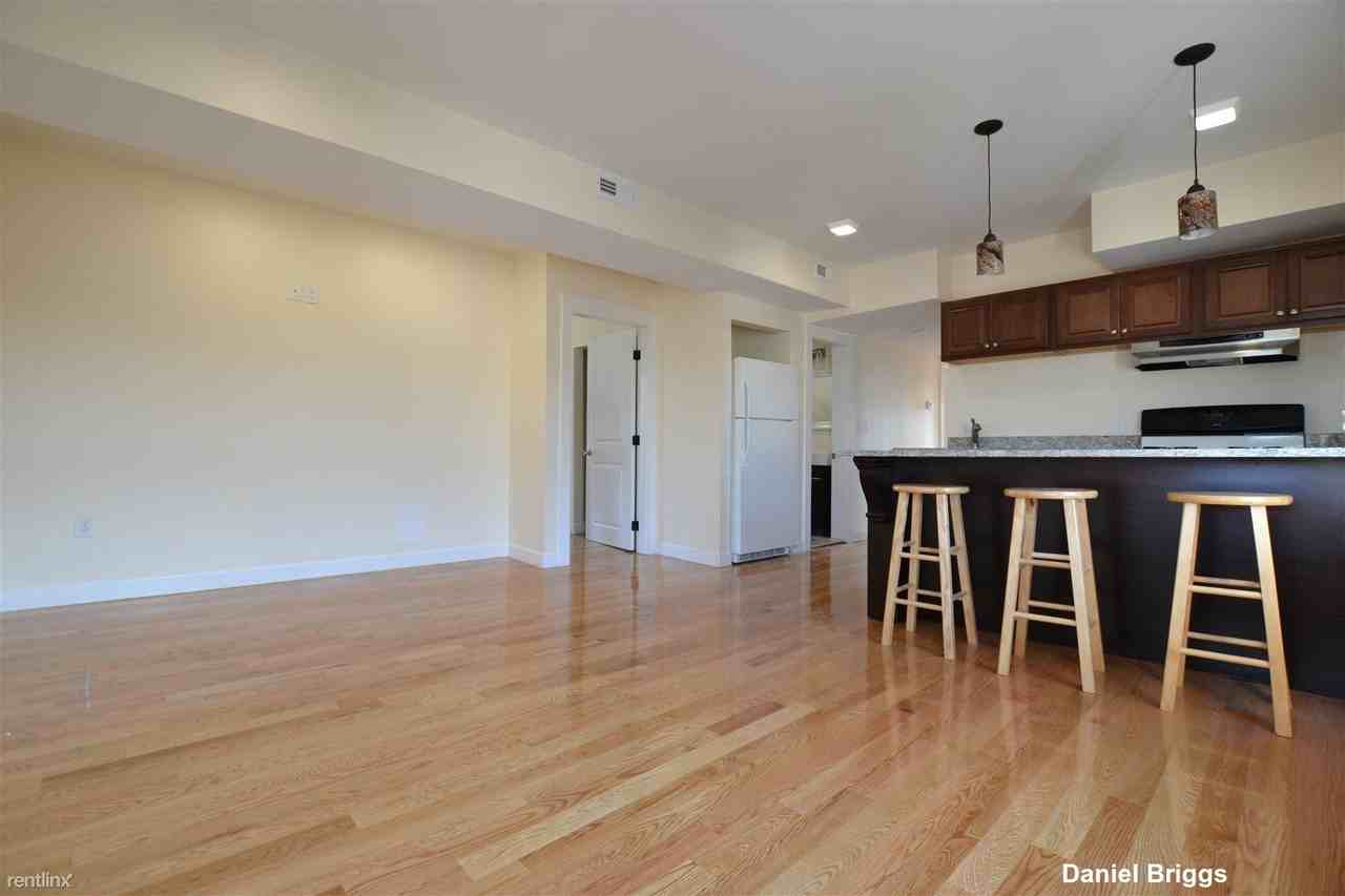 21 Weitz St #3 - Photo 3 of 10