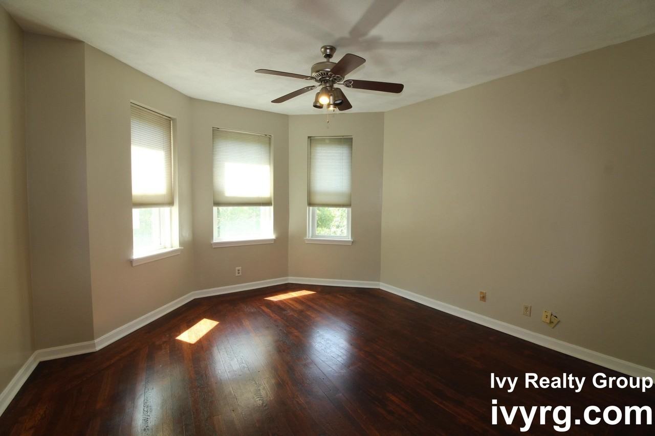 1409 Commonwealth Ave #401 - Photo 6 of 17