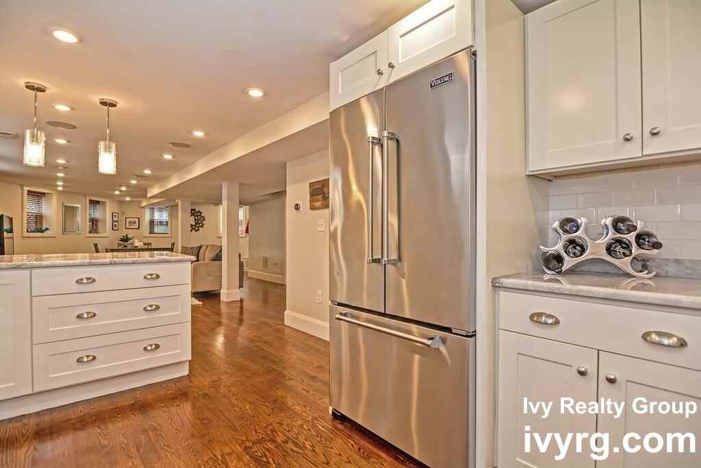 1108 Broadway #1 - Photo 3 of 11