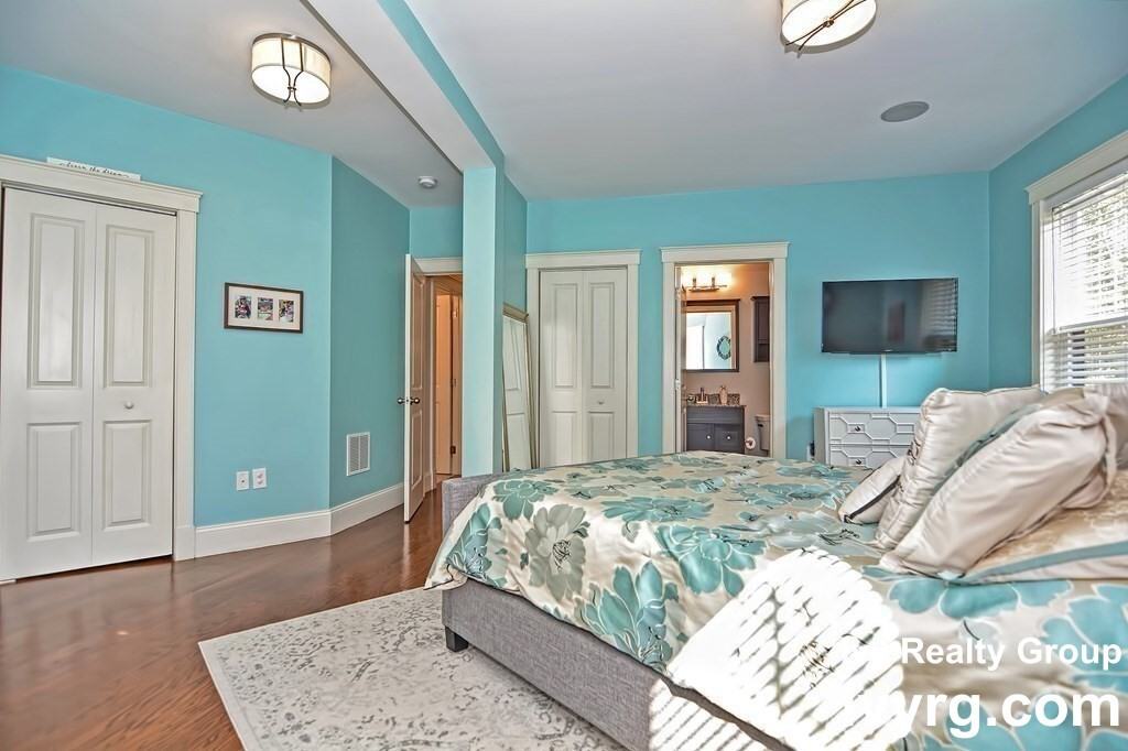 1108 Broadway #1 - Photo 6 of 11