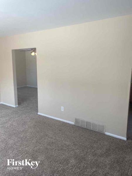 5658 Buttercup Ln - Photo 3 of 10