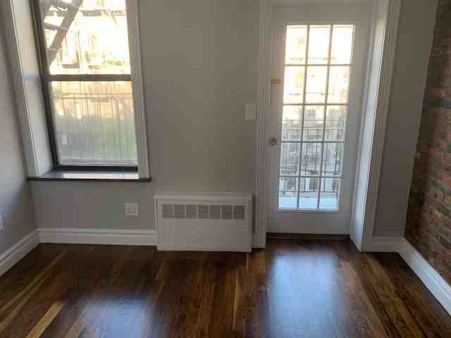 E 5th St #3A - Photo 3 of 5