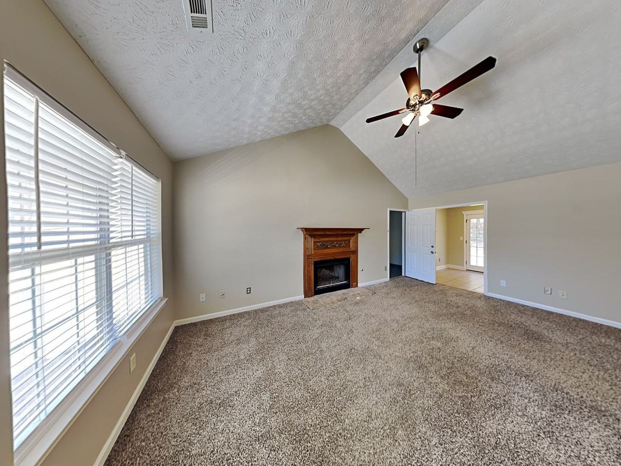 7268 Hummingbird Ln - Photo 3 of 18