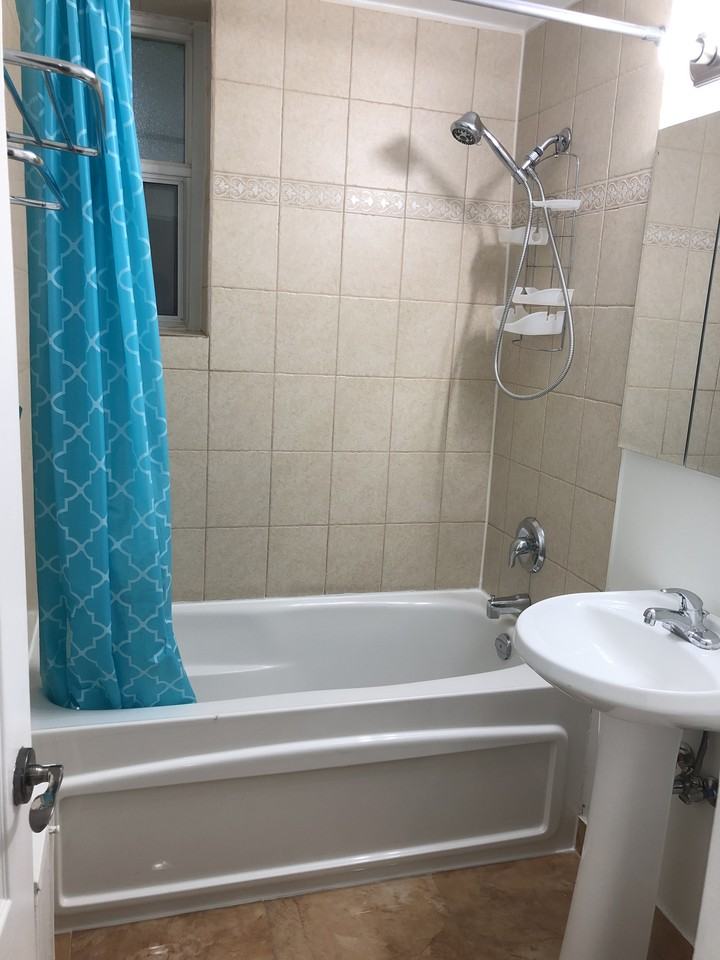 2550 Bathurst - Photo 2 of 6