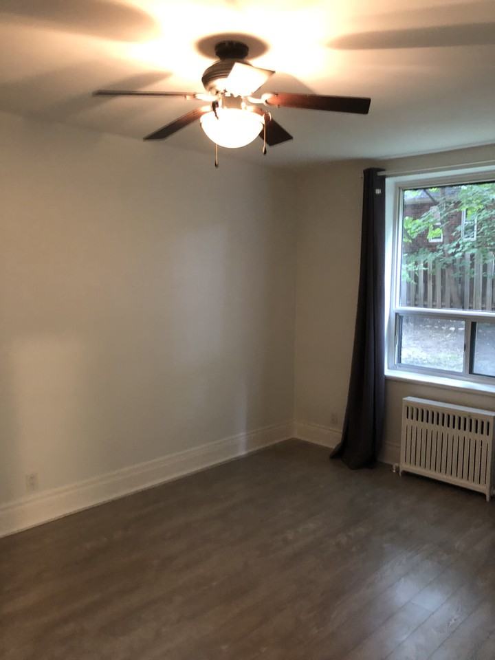 2550 Bathurst - Photo 3 of 6