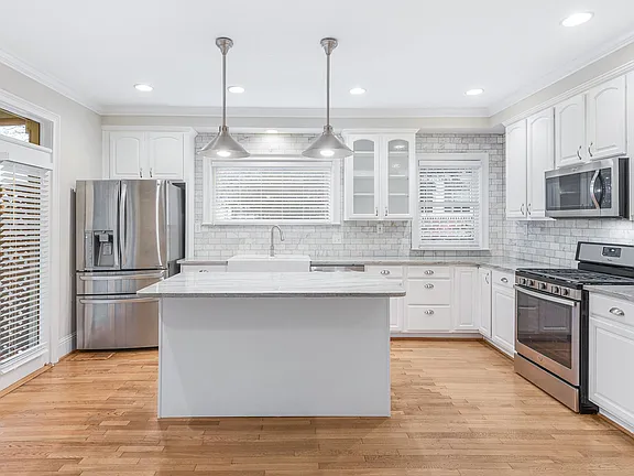 725 Brookridge Dr Ne - Photo 3 of 8