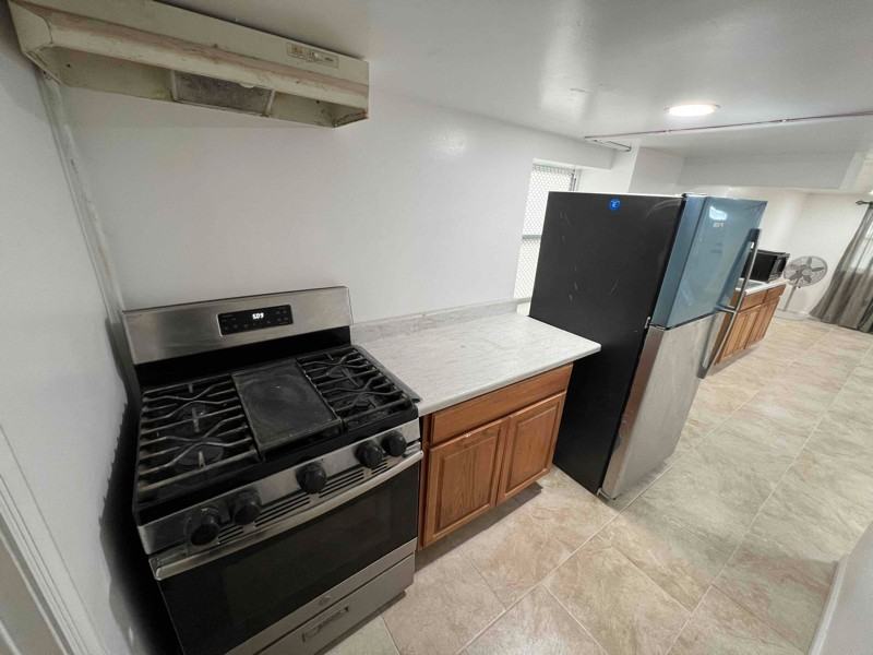 46 N Whittier St - Photo 3 of 11