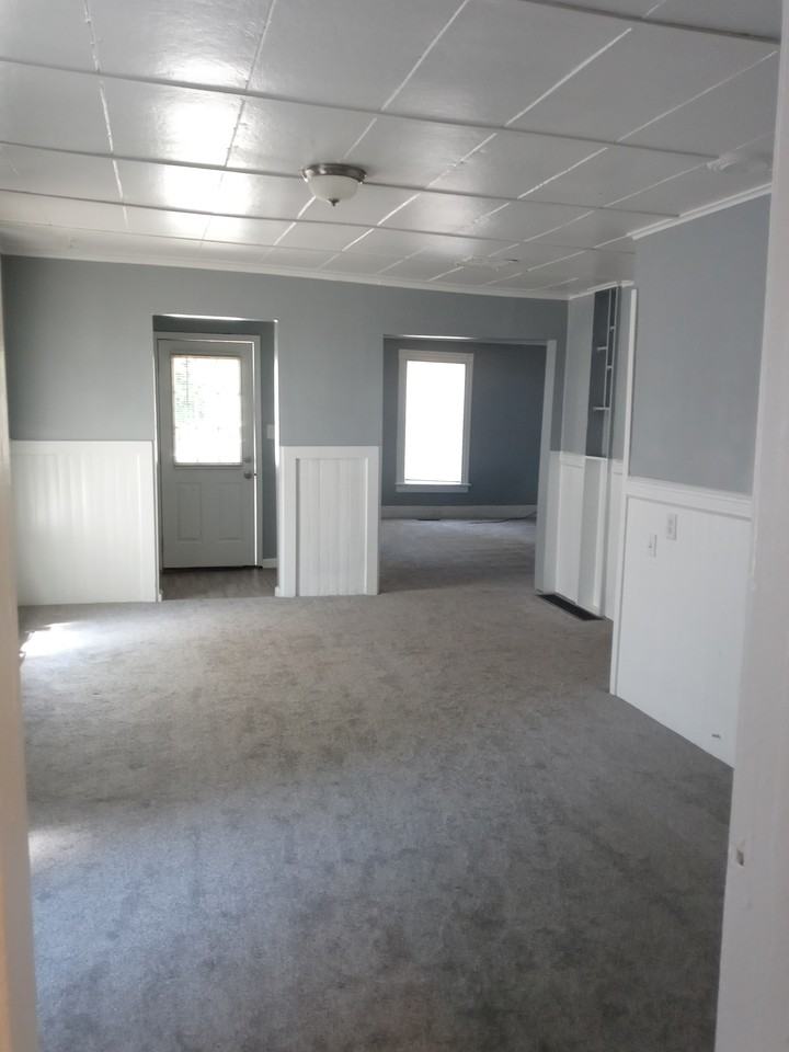 143 Telyea St #143 - Photo 3 of 12