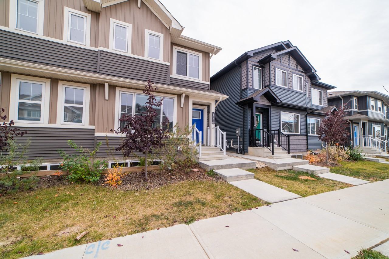 Duplexes in Orchards at Ellerslie Apartments 2766 27042766