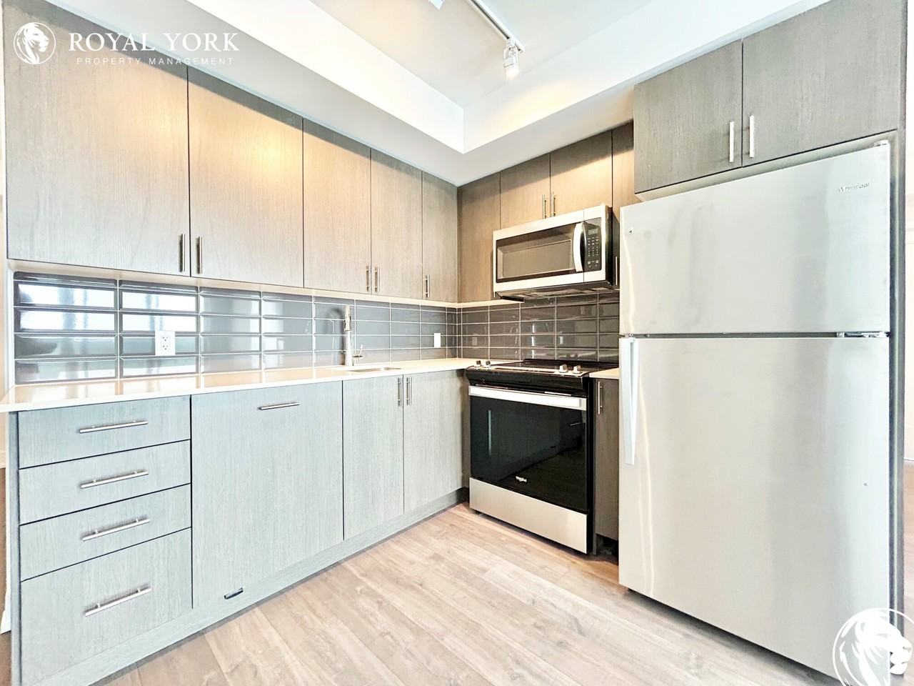 2550 Simcoe St N - Photo 3 of 25