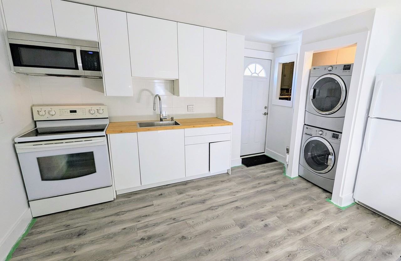 2 Bdrm Coach House - Photo 3 of 13