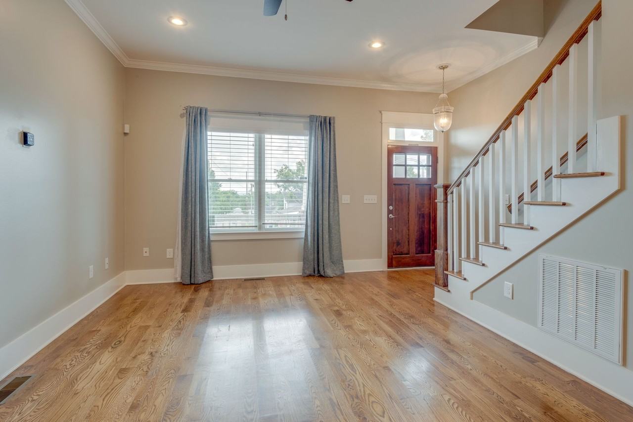4532 Michigan Ave #1 - Photo 5 of 28