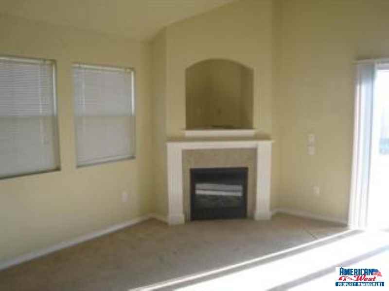 4901 Maid Jessica St - Photo 4 of 10