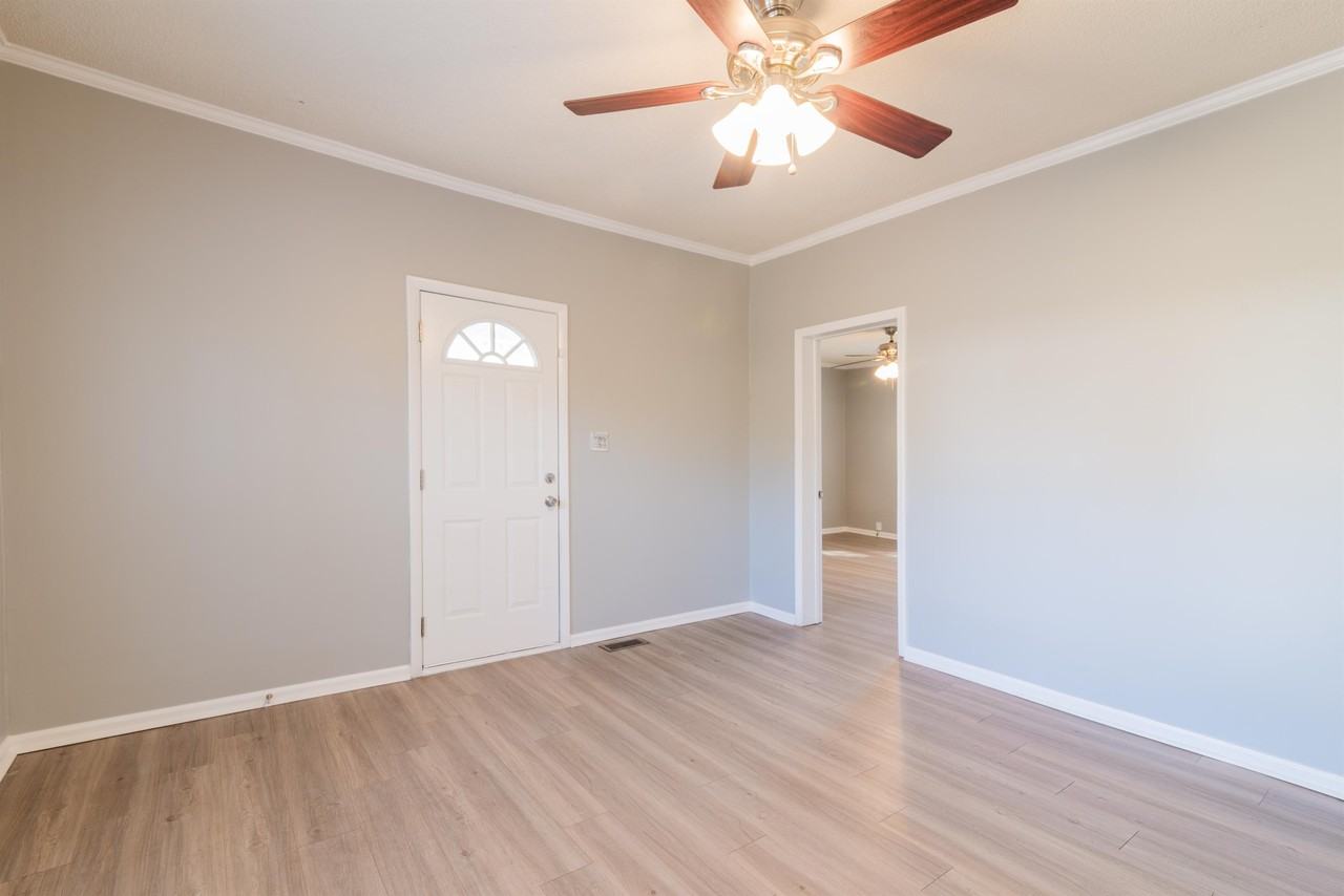 3 Linestowe Dr #1 - Photo 2 of 21