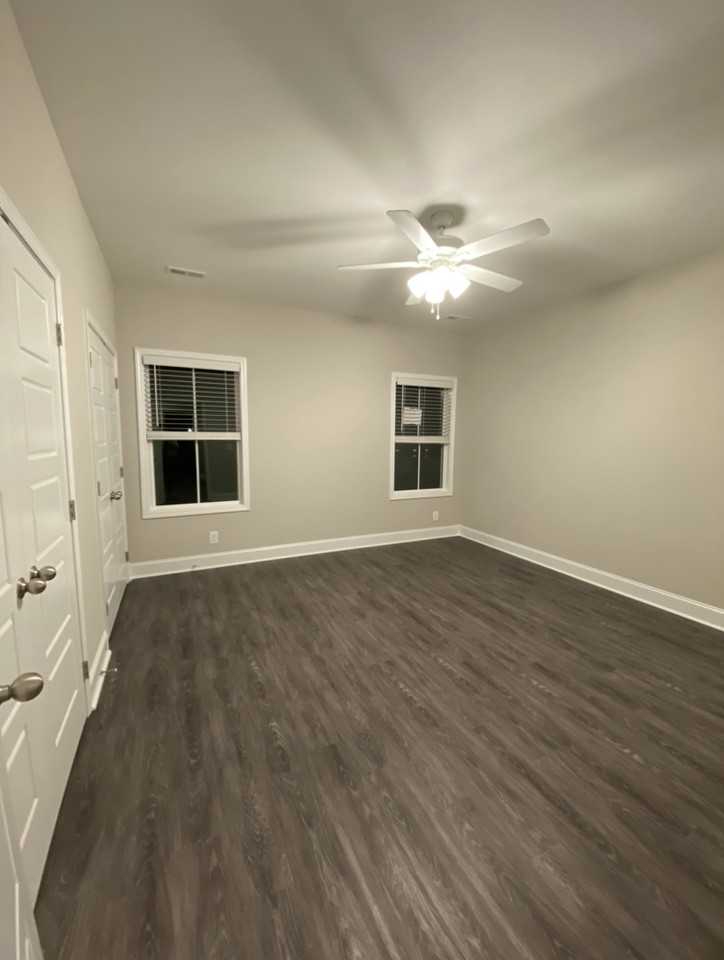 1040 Glenkirk Dr #H - Photo 5 of 11