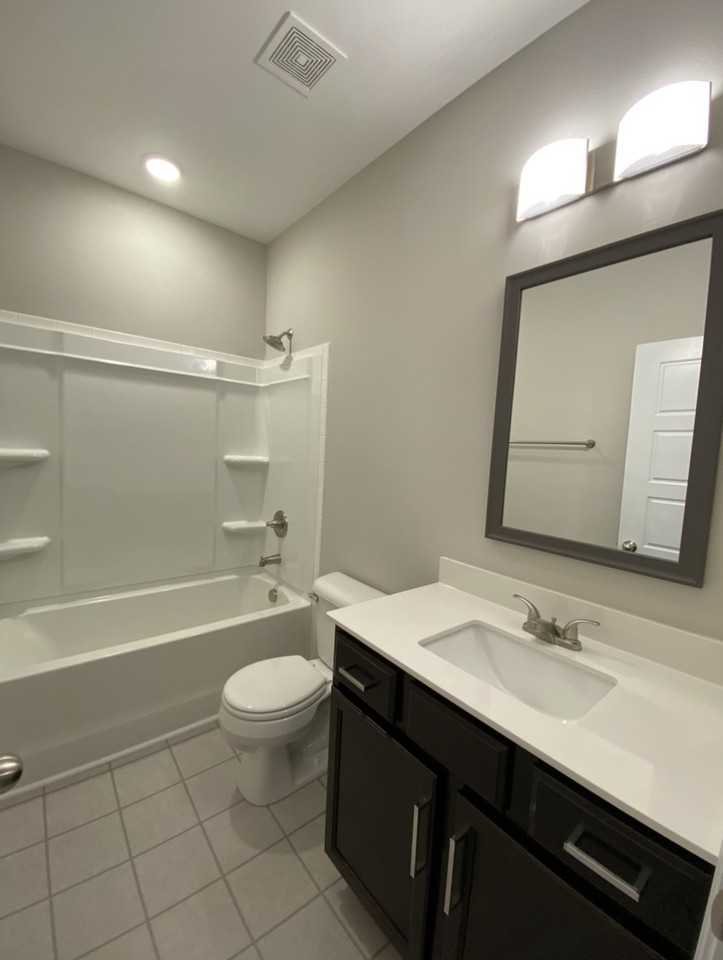 1040 Glenkirk Dr #H - Photo 6 of 11